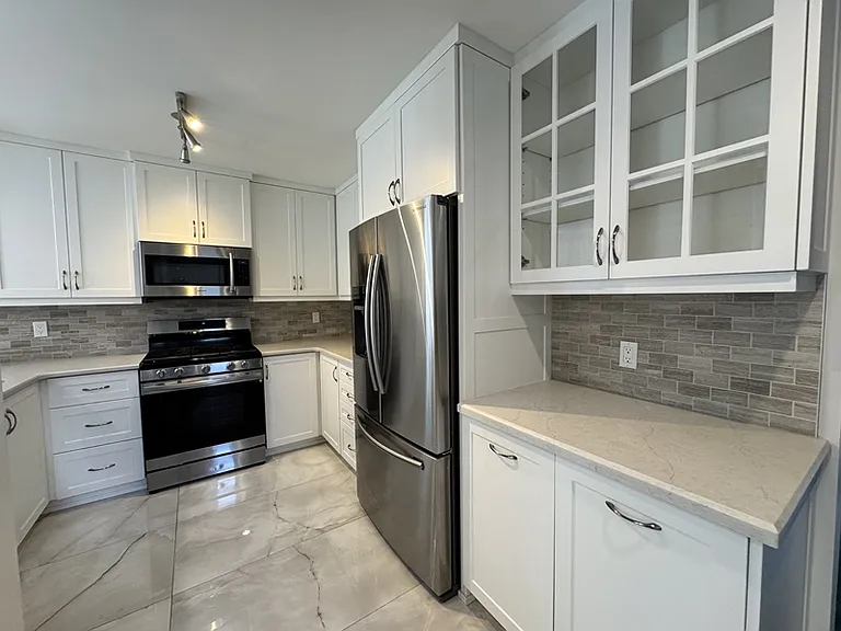 212 Churchland Dr — Photo 7