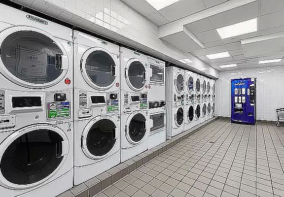 5th image of 116 John St APT 1815