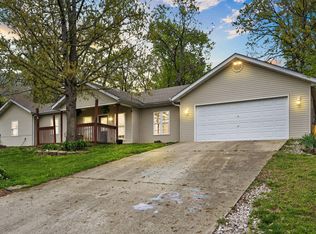 140 Apostle Dr, Reeds Spring, MO 65737