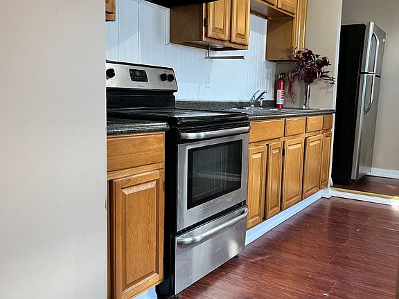 5th image of 1624 Fairview St