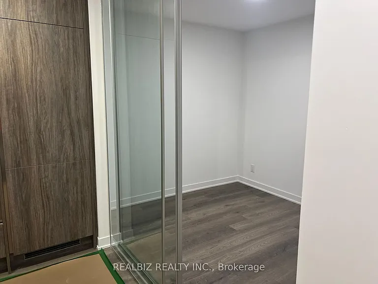 180 Front St E #1003 — Photo 4