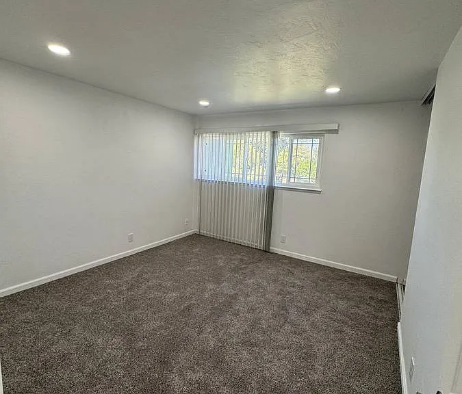 37555 Glenmoor Dr #Townhouse D — Photo 6