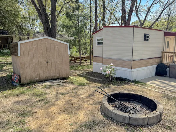 10/243 Woodhaven Dr E, Sublette, IL 61367