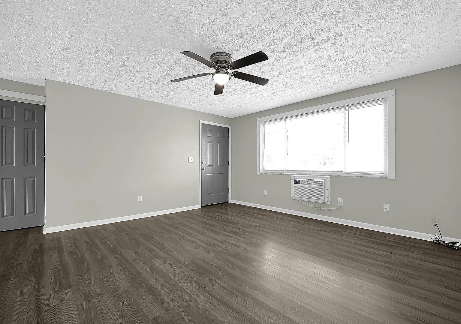 841 Kingsford Rd — Photo 3