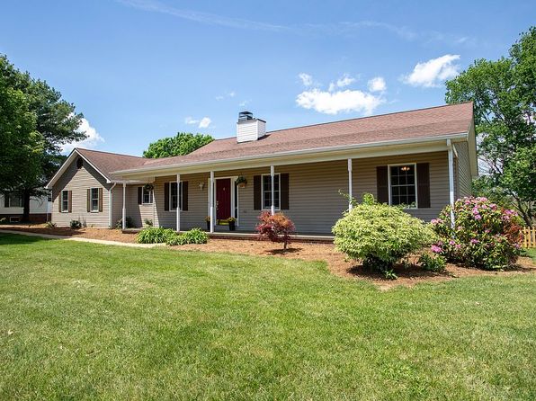 19 Johns Valley Dr, Fishersville, VA 22939