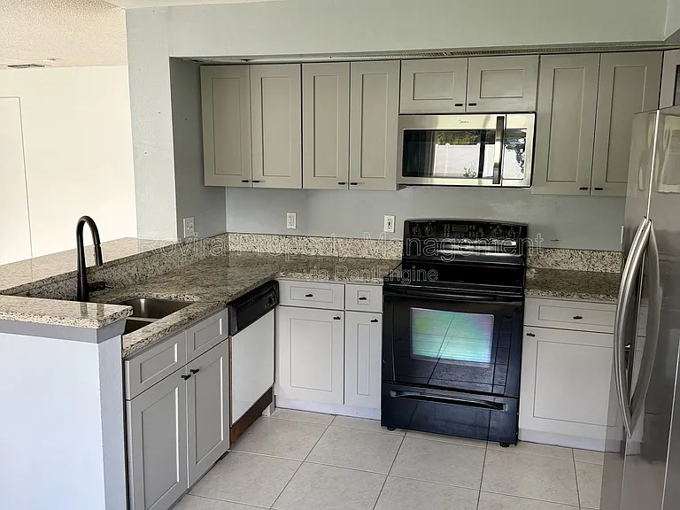 1501 Chevington Ct — Photo 4