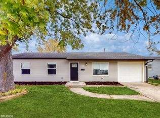 405 Holden Ave, Romeoville, IL 60446