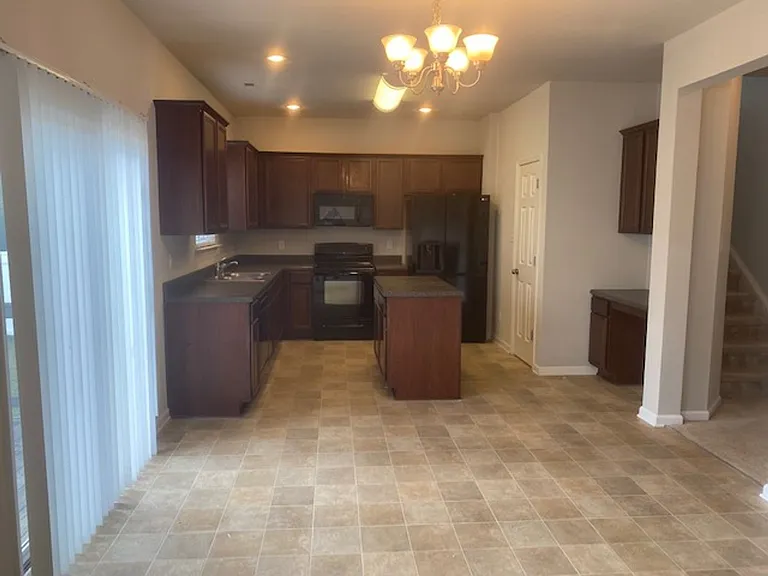 203 Linfoot Ct — Photo 14