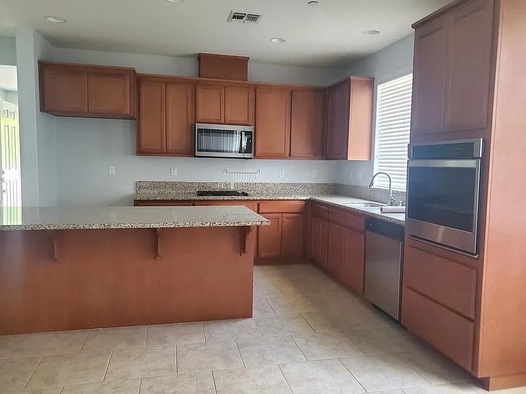 1422 Moonbeam Way — Photo 4