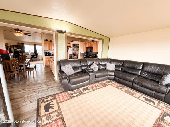 13 E Meadow Lark Dr, Pinedale, WY 82941