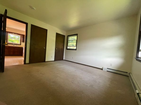 8 Lawrence Ct APT B