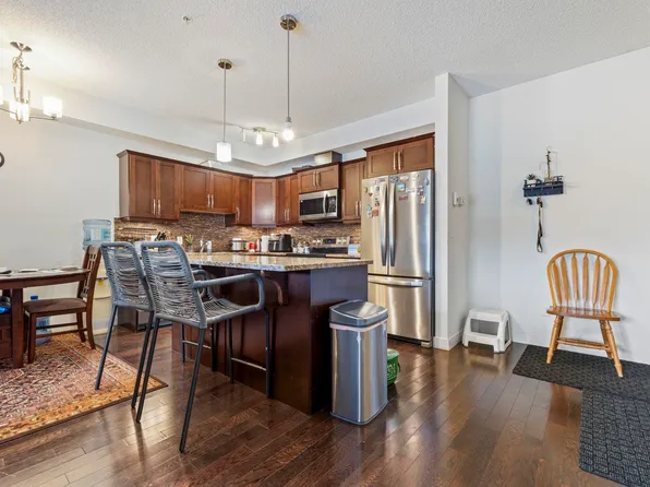 10530 56th Ave NW #214, Edmonton, AB T6H 0X7