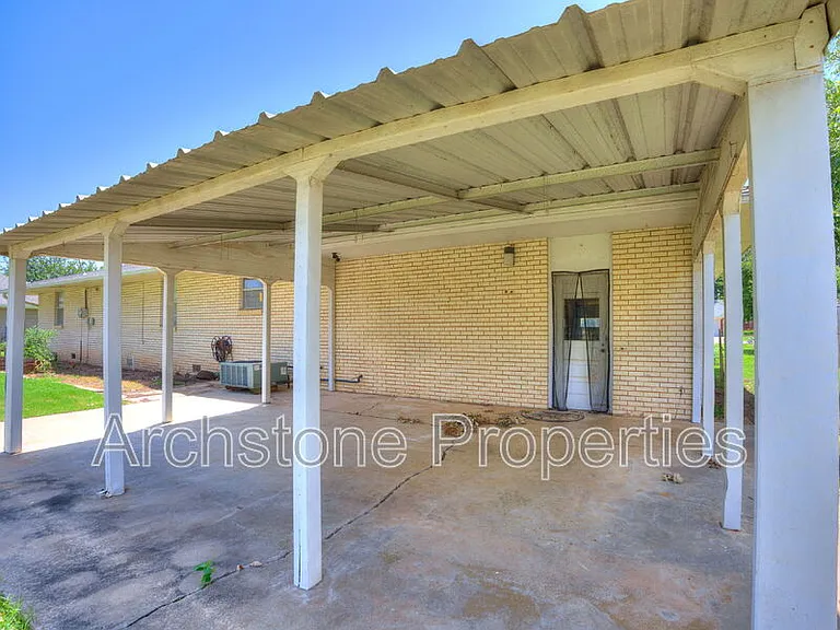 3121 Lakeside Dr — Photo 31