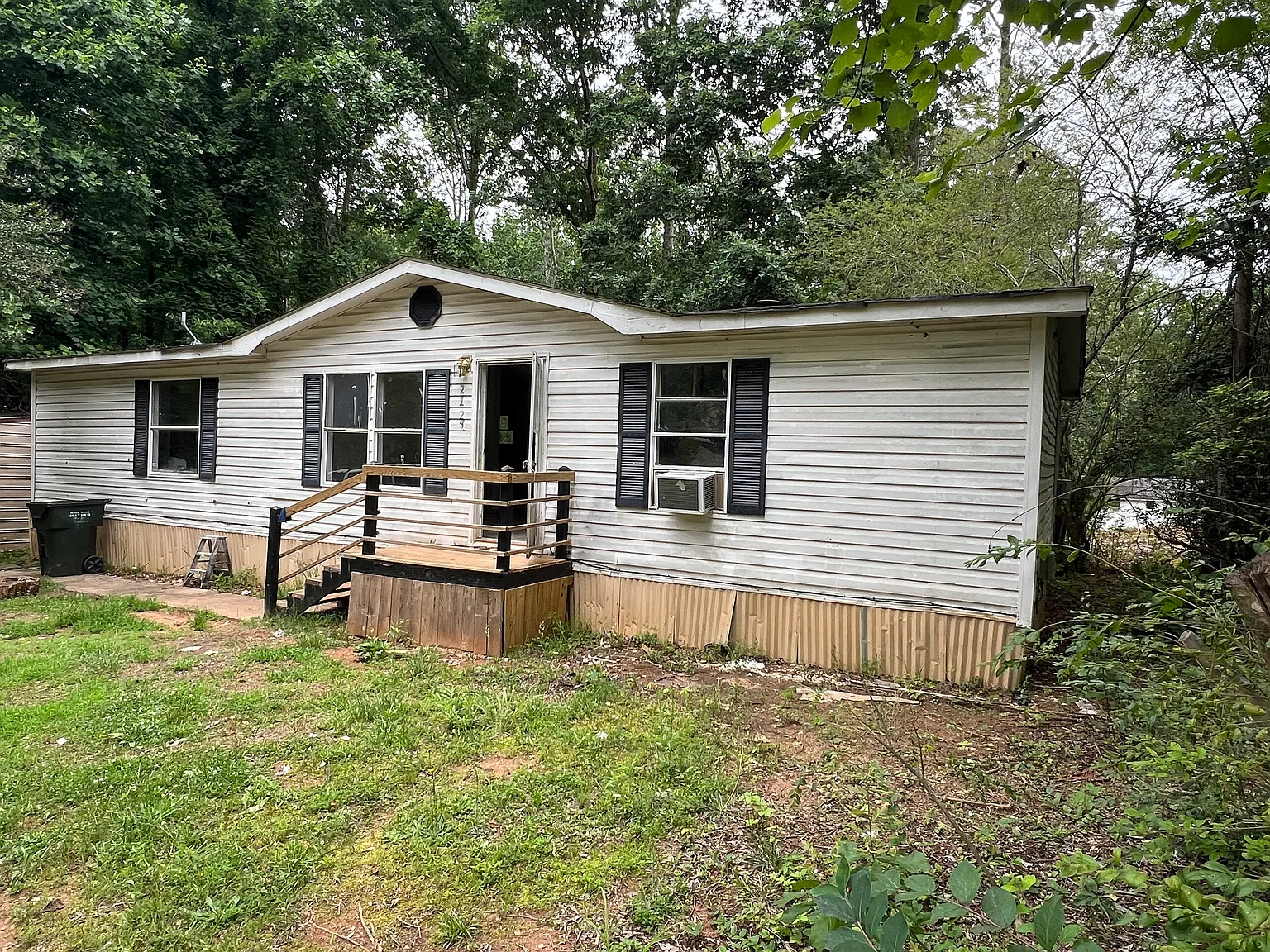 3 bed, 1200 sqft, $1,600 — Photo 1