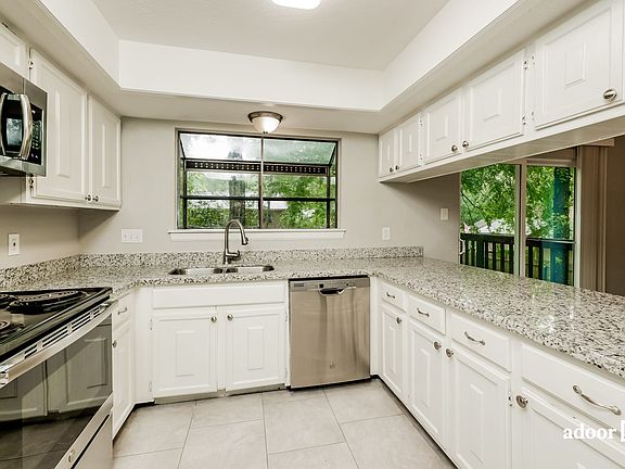 4th image of 2918 Golden Leaf Dr