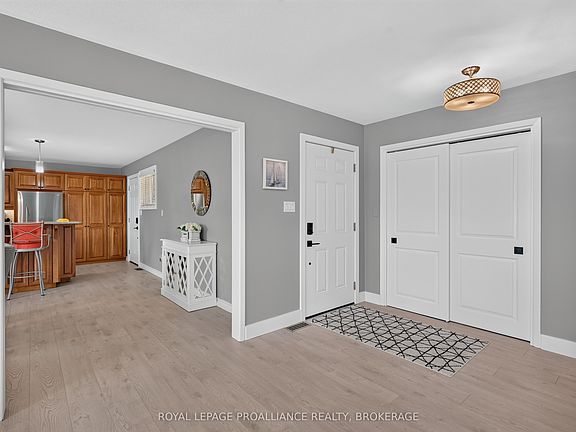 5th image of 38 Willowbank Rd W