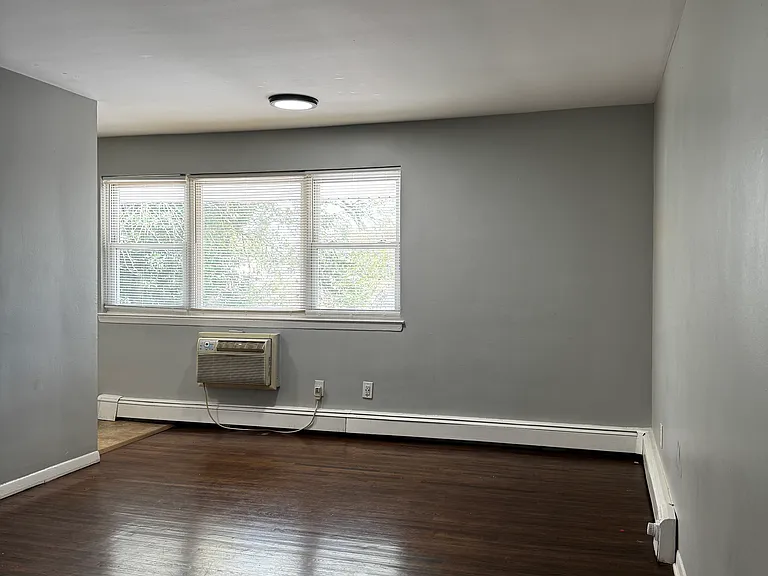 2428 Saint George Ave #C6 — Photo 3