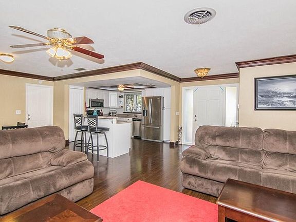 5th image of 201 NW Monroe Cir N
