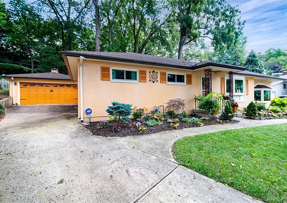 1st image of 340 Great Oaks Dr