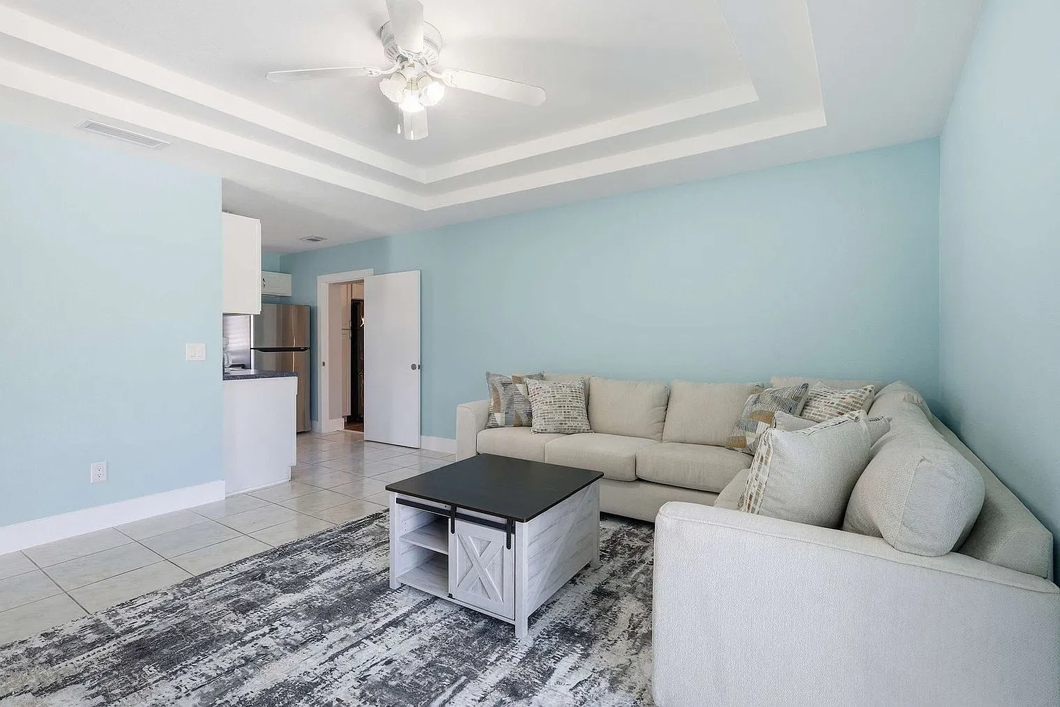 5 bed, 4.0 bath, 2594 sqft, $6,534 — Photo 4
