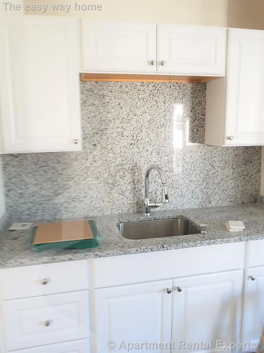 Building Photo - 781 Somerville Ave #2