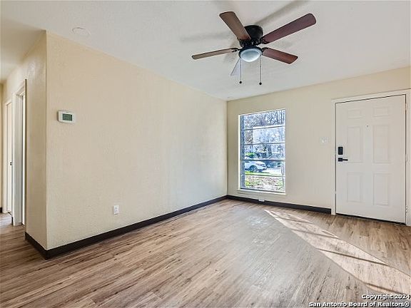 3rd image of 5919 Thornwood
