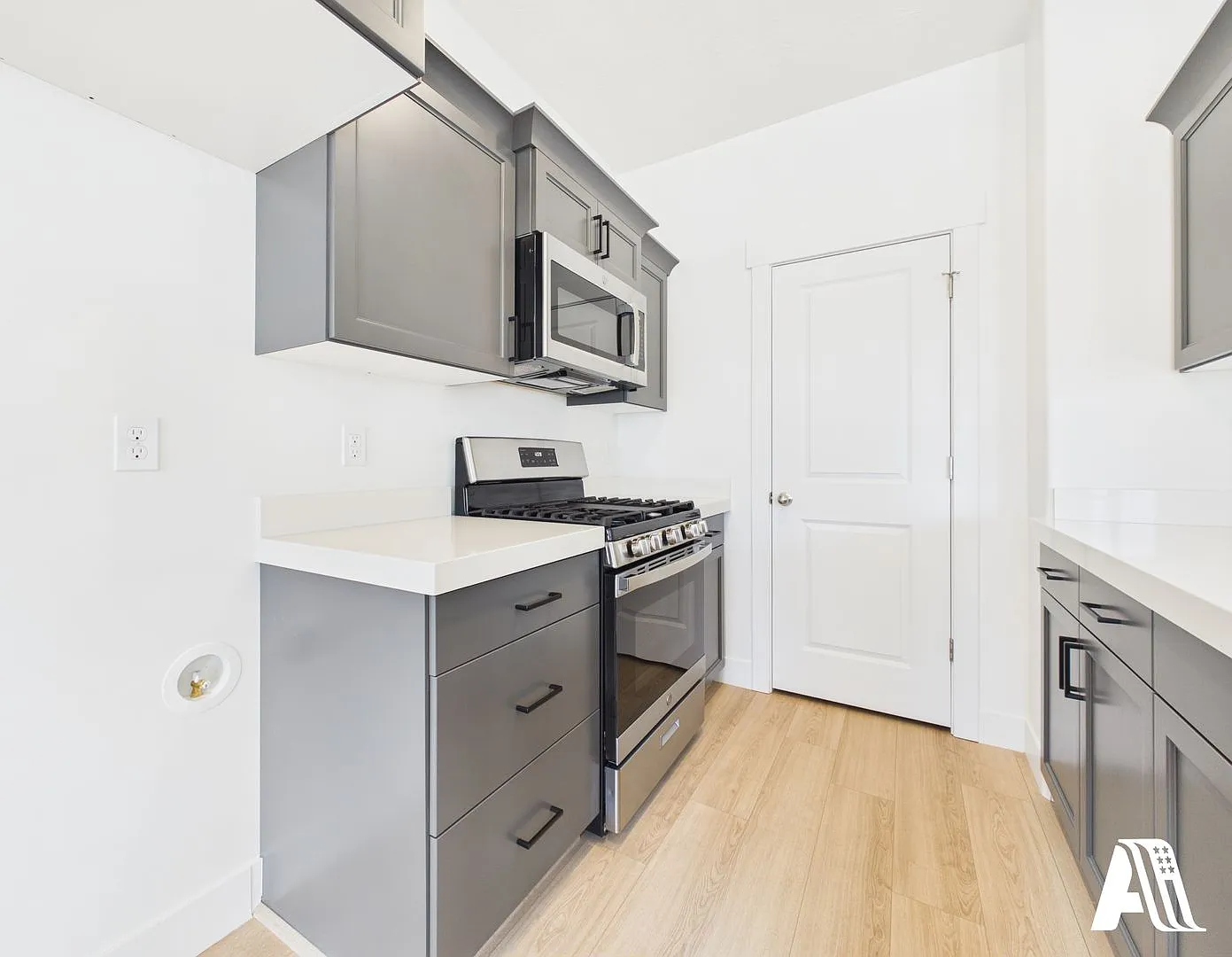 Brand New 4 Bedroom Corner Townhome for Rent Salem, Utah — Photo 4