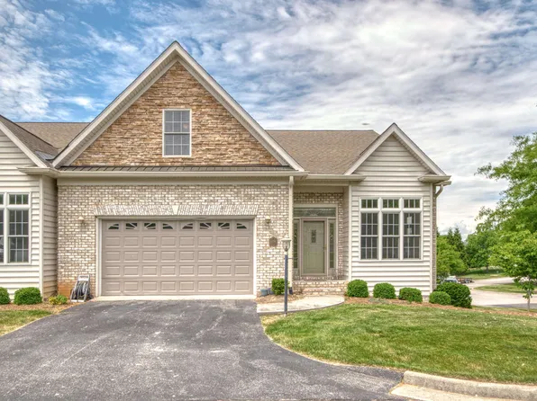 6756 Bay Hill Ct, Radford, VA 24141