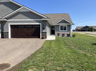 906 Daisy Ln, Eau Claire, WI 54703