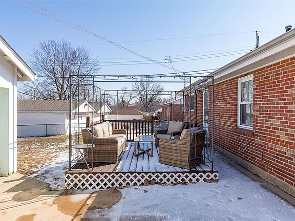 5th image of 8993 Southview Ln