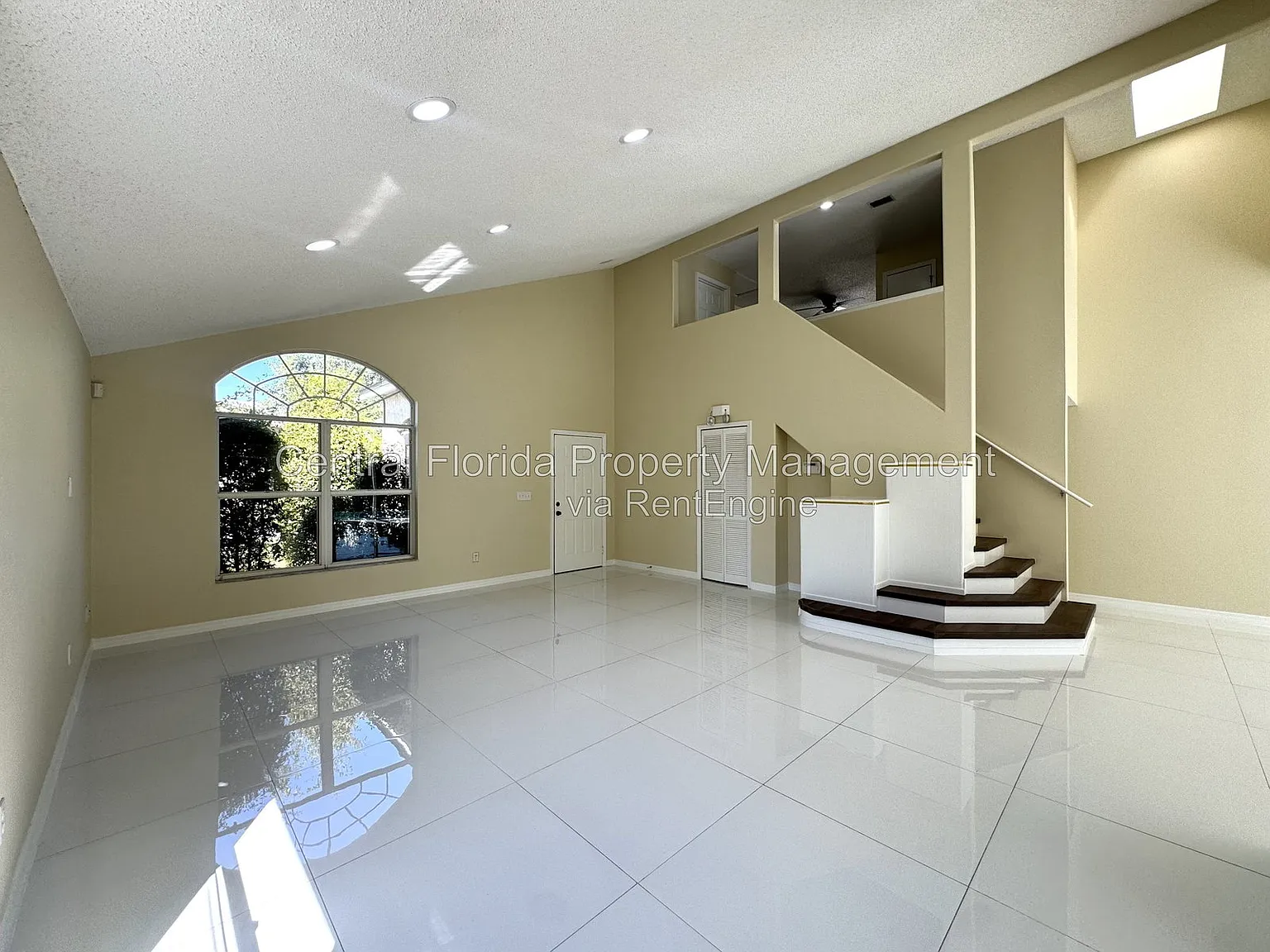 3 bed, 2.5 bath, 2225 sqft, $2,799 — Photo 4