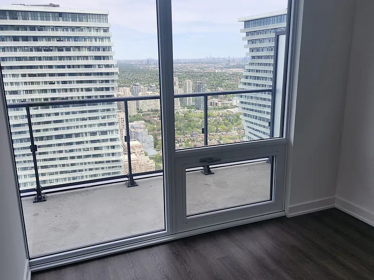 448 Burnhamthorpe Rd W #5807 — Photo 31