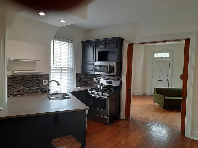 254 E Sycamore St — Photo 15