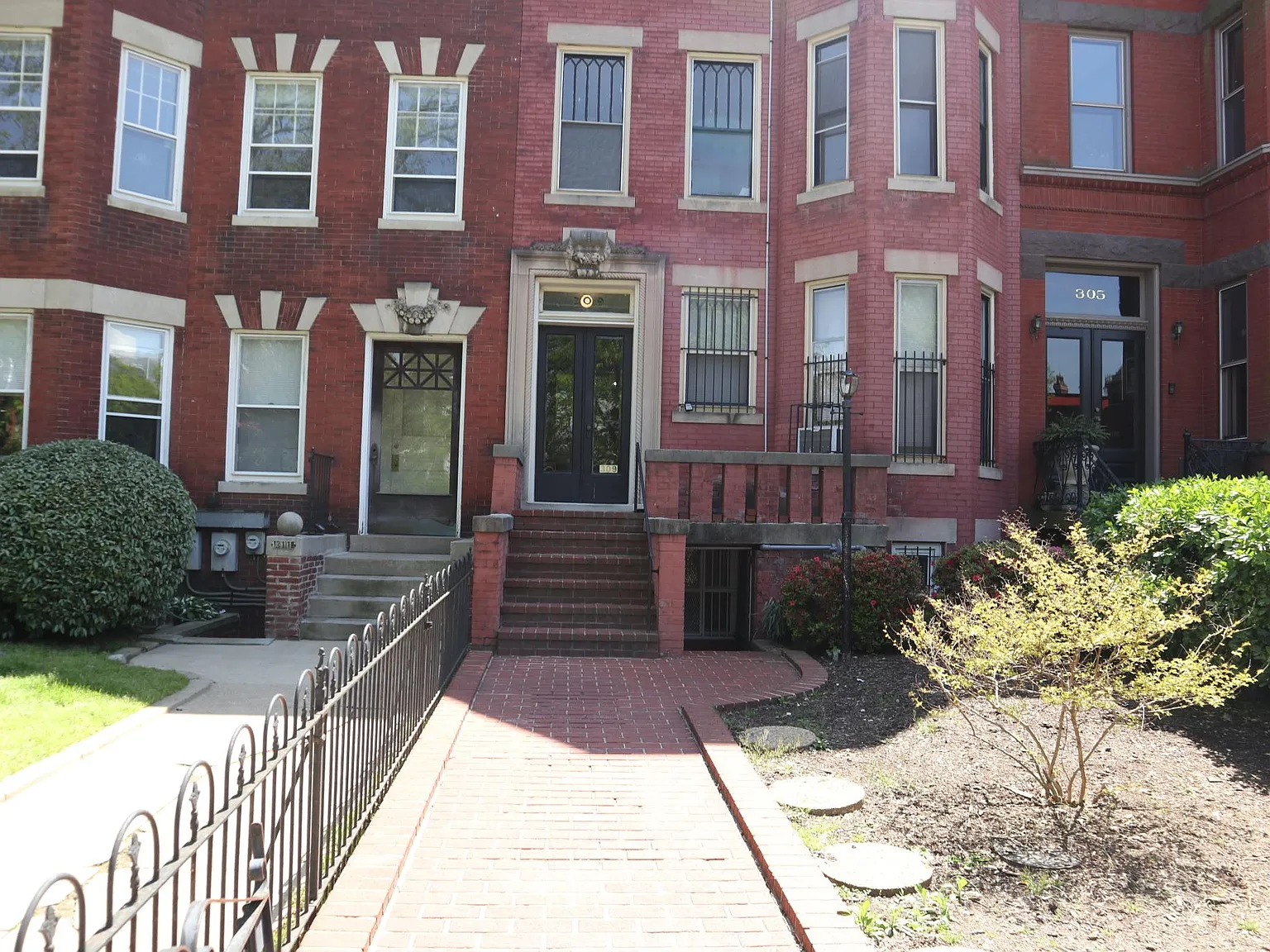 2 bed, 850 sqft, $2,195 — Photo 1