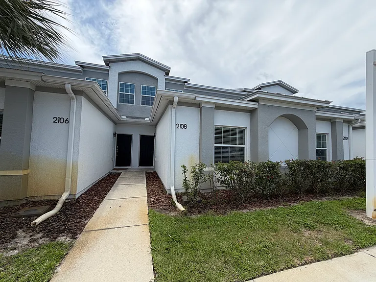 2108 Penny Ln — Photo 1