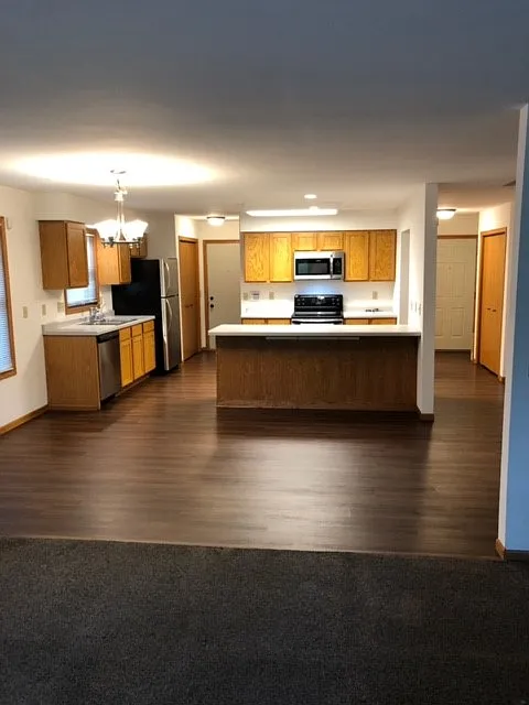 3 bed, 2.5 bath, 1716 sqft, $2,295 — Photo 4