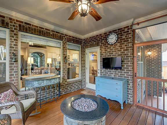 4th image of 409 Marlowe Ct