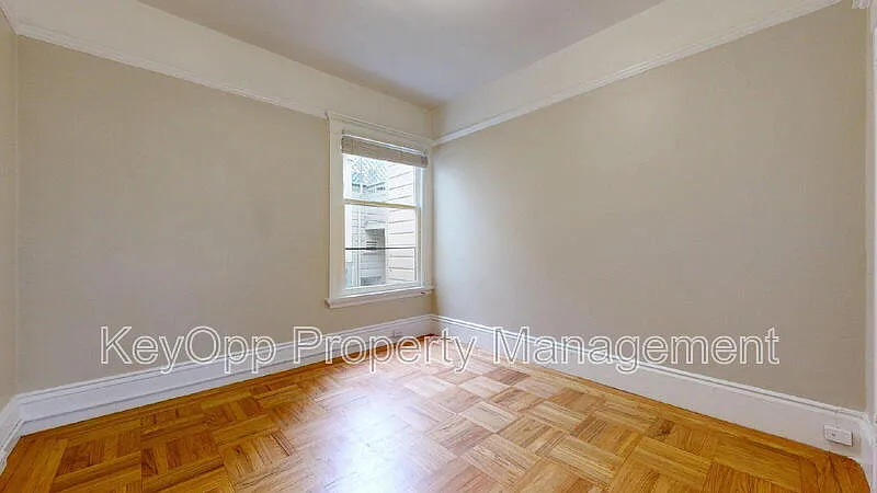 2 bed, 1.0 bath, 821 sqft, $5,500 — Photo 4