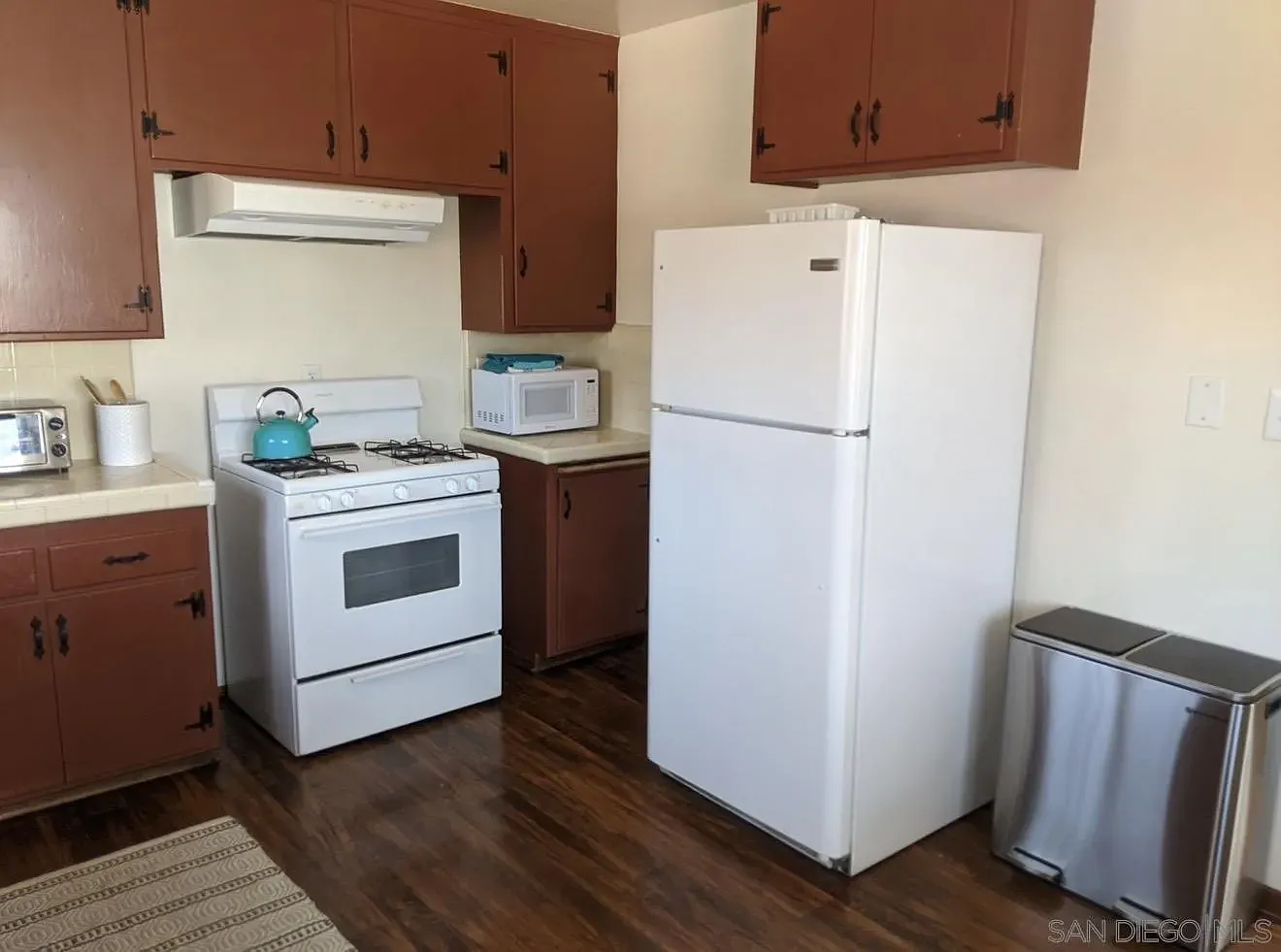 2 bed, 1.0 bath, 800 sqft, $3,450 — Photo 3