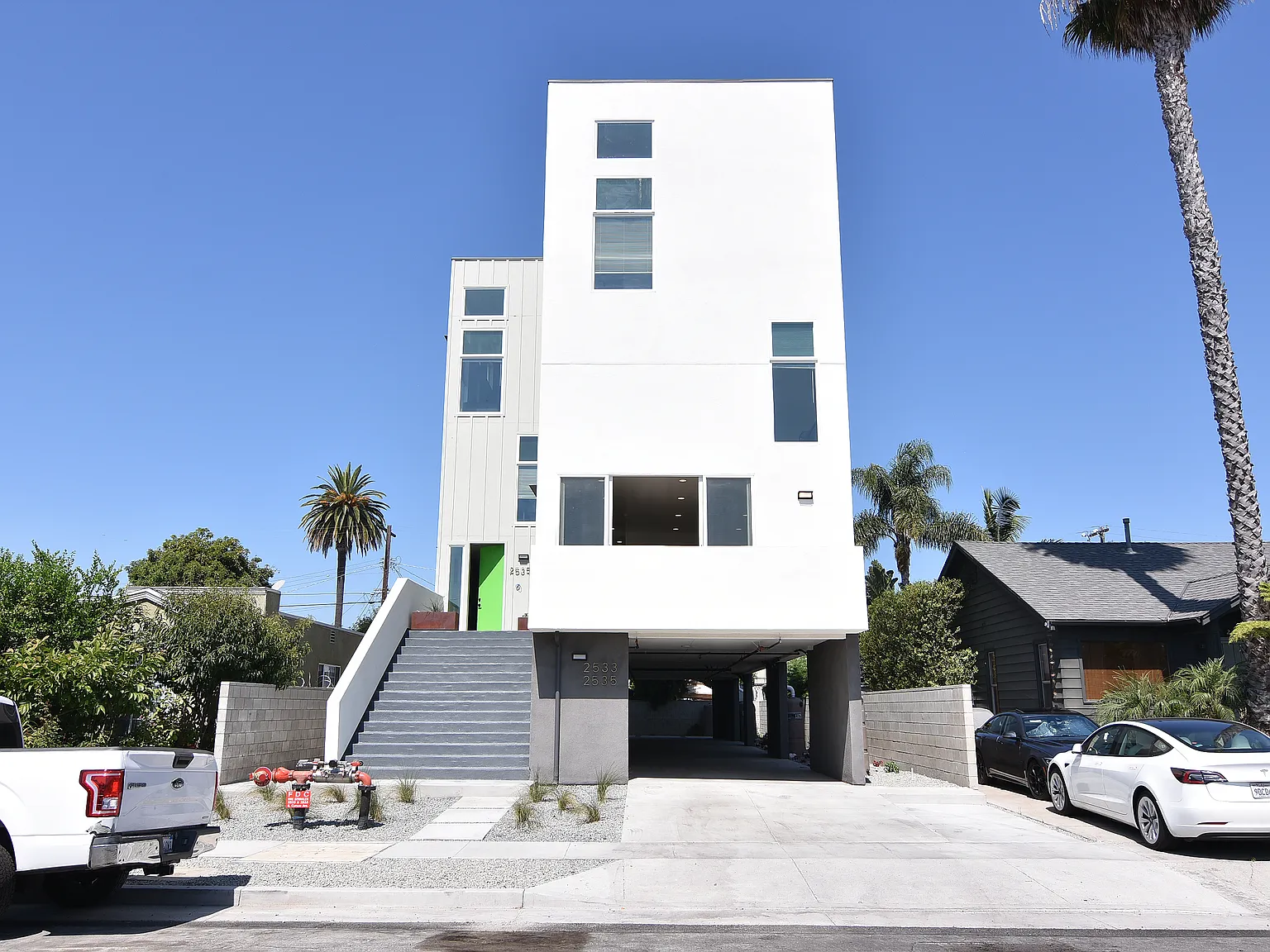 2533 South Curson Avenue - 3H — Photo 2