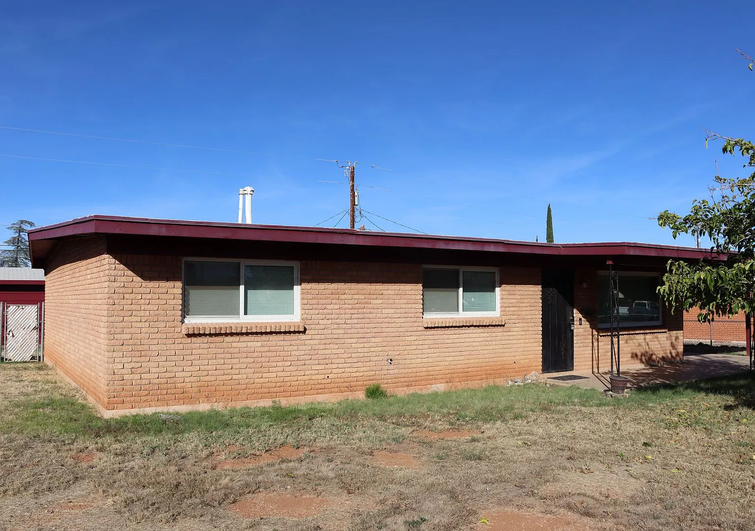 Three bedroom home — Photo 1