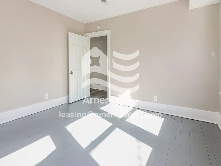 1709751_009_main_bedroom_14323756.jpg