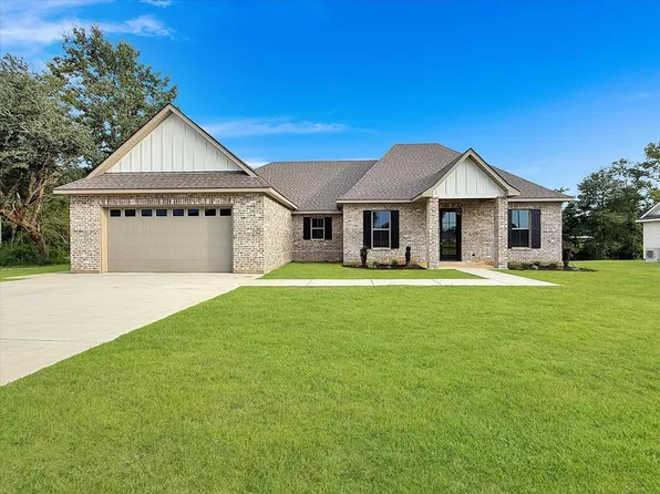 38 S Caesar Oaks Dr, Carriere, MS 39426