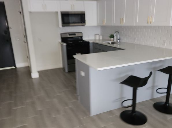 130 Ellis Ave #404