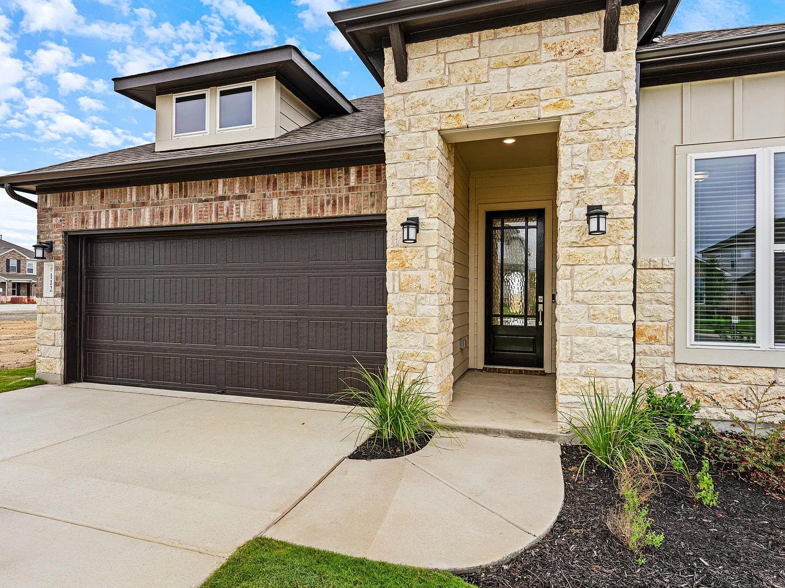 4 bed, 2.0 bath, 1803 sqft, $2,250 — Photo 4