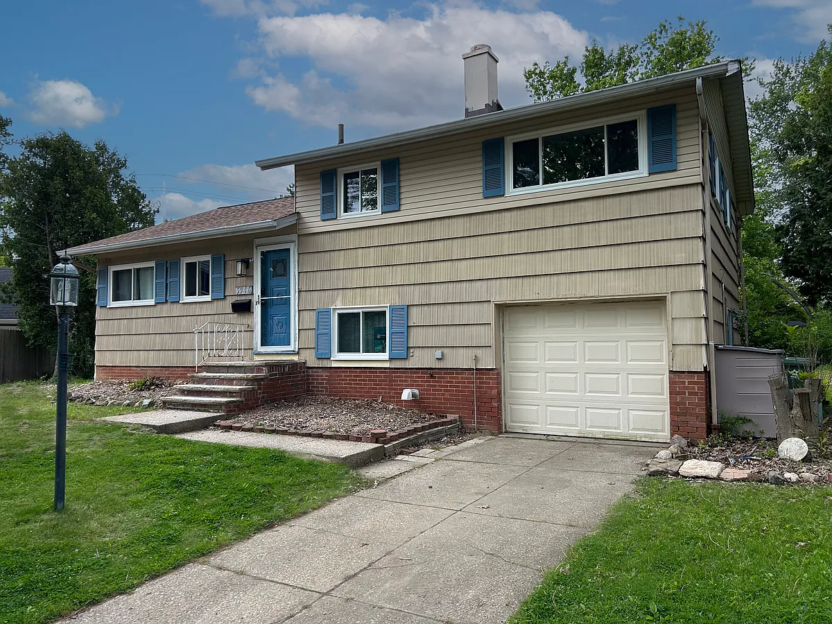 Building Photo - 5946 Calamie Dr