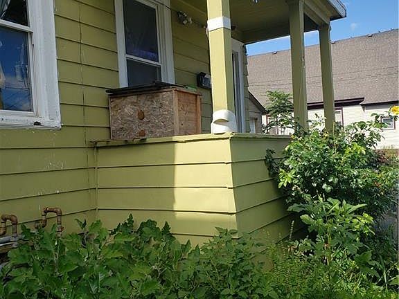 4th image of 705 Catherine St