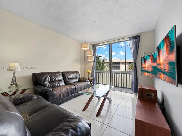 6701 NW 169th St APT B304, Hialeah, FL 33015