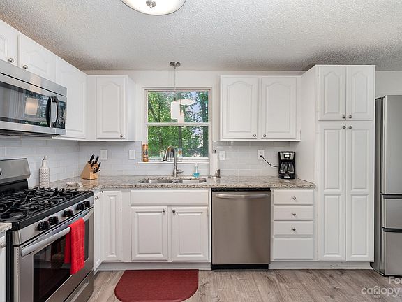 5th image of 6814 Honey Hurst Ln