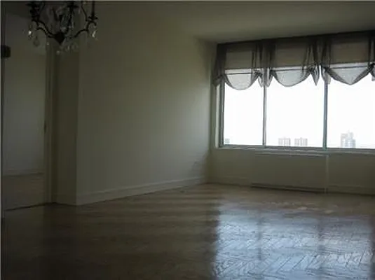 Rented by Sumitomo Real Estate Sales | media 24